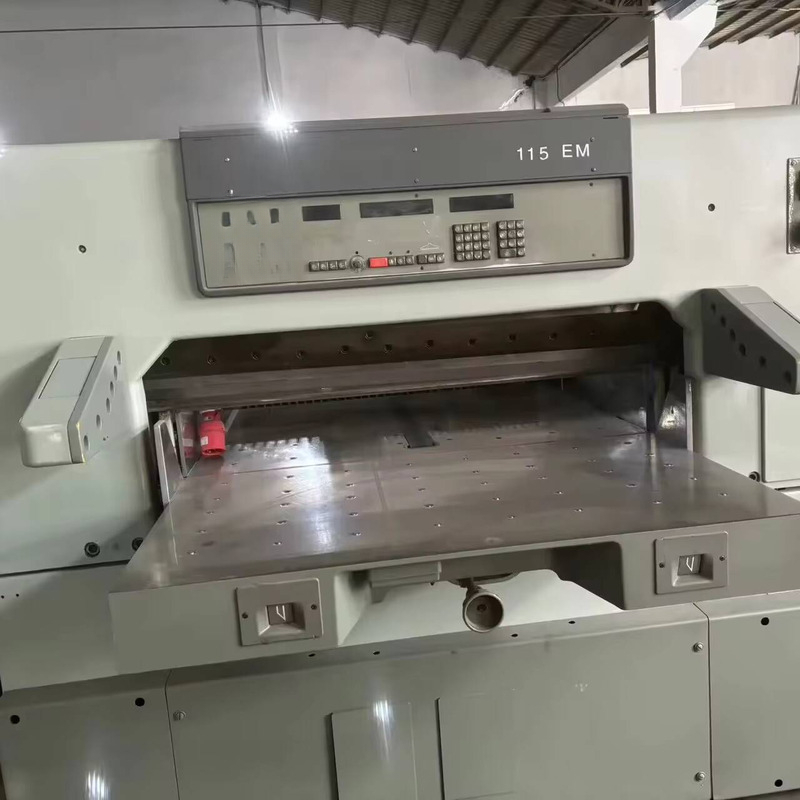Paper Cutting Guillotine - Używana gilotyna do papieru Polar, używana